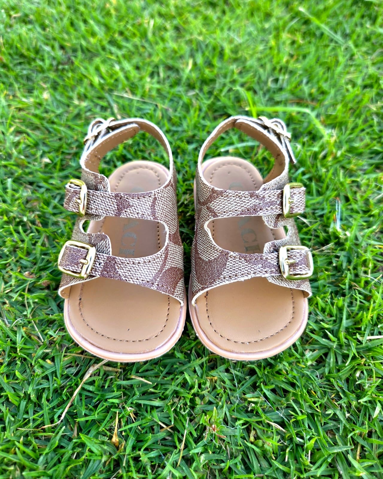 Baby sandals brown
